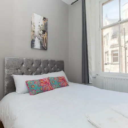 Two Bedrooms Apartment *
