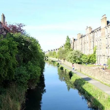 Apartment 3 Bedroom Canal-side Flat In Fountainbridge Edinburgh