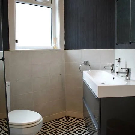 Stylish 1 Bedroom Apartment Edinburgh
