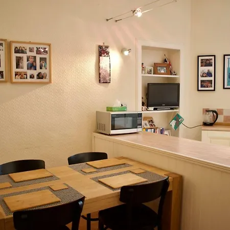 Stylish 1 Bedroom Appartement *