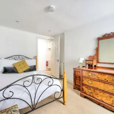 Stylish Rose Street Apt - Heart Of City Centre * Édimbourg