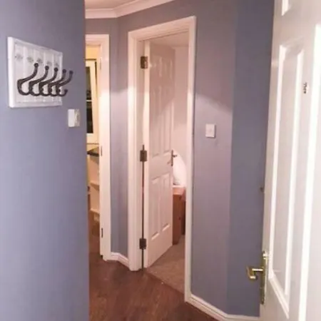 Bright 2 Bedroom With Parking In Διαμέρισμα *