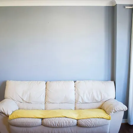 Bright 2 Bedroom With Parking In Appartement Édimbourg