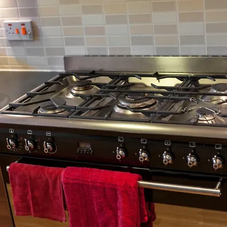 The Tollcross * Edinburg