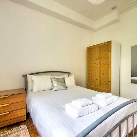 2bed For 6 Guests In Argyle Place By Guestready *
