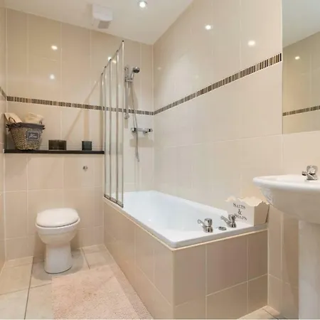 公寓 Homely Ground-floor Apt W. Gardens