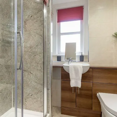 Modern & Renovated Royal Mile Apt Apartment Edinburgh