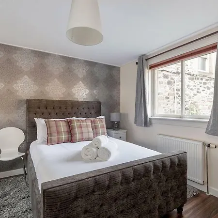 Modern & Renovated Royal Mile Apt Apartment Edinburgh