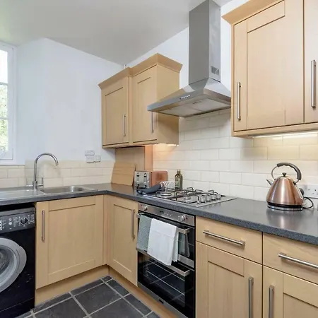 Lovely 2-bed Apt 2-min From Haymarket Station Appartement *