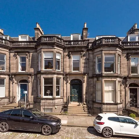 Lovely 2-bed Apt 2-min From Haymarket Station