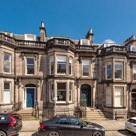 Lovely 2-bed Apt 2-min From Haymarket Station