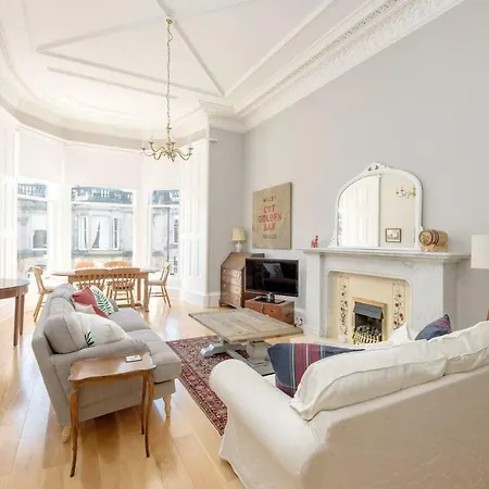 Lovely 2-bed Apt 2-min From Haymarket Station Apartment *
