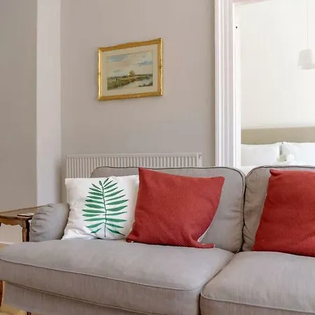 Lovely 2-bed Apt 2-min From Haymarket Station * Edinburgh