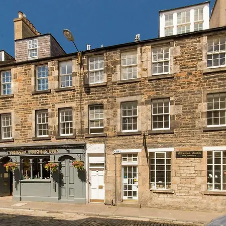 Altido Elegant Georgian 2-bedrm Apt In Heart Of Old Town Edinburgh