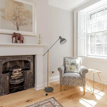 아파트 Altido Elegant Georgian 2-bedrm Apt In Heart Of Old Town 에든버러