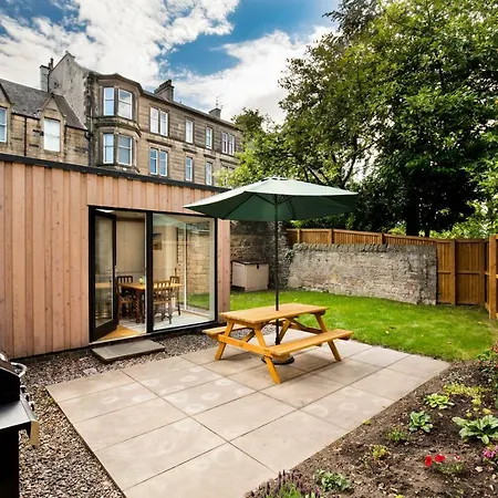 Trinity Lodge, House With The Private Garden In Edimburgo