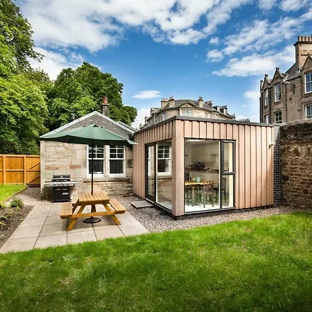 Trinity Lodge, House With The Private Garden In Lodge