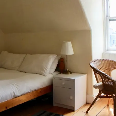 Fabulous 6 Bedroom Apartament Edynburg