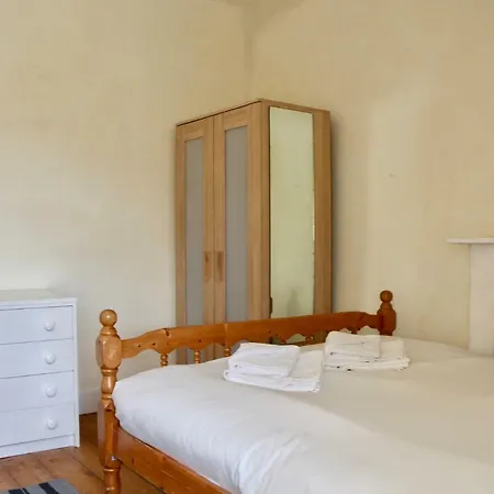 Fabulous 6 Bedroom Edynburg