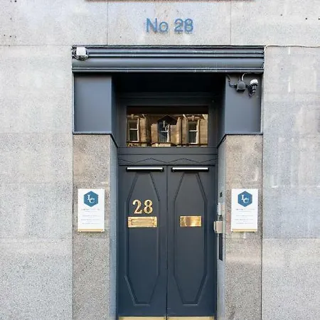 Linton Collection The Attic Flat Edimburgo