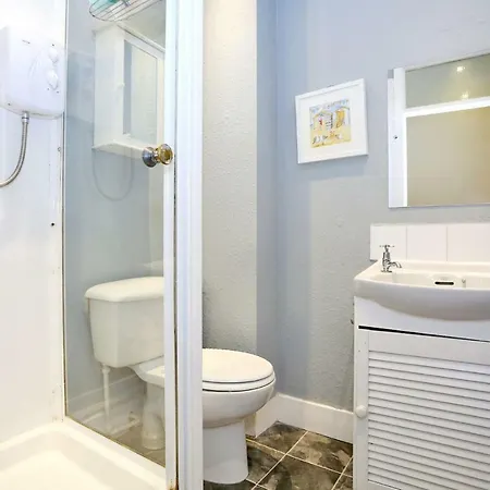 Apartment World's End - Historic 2 Bed On The Royal Mile, Sleeps 4