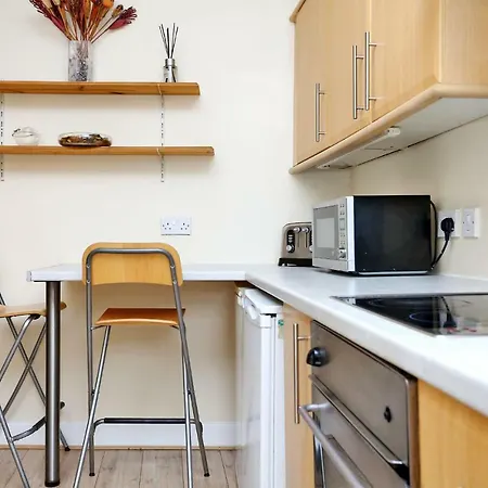 Apartment World's End - Historic 2 Bed On The Royal Mile, Sleeps 4 Edinburgh