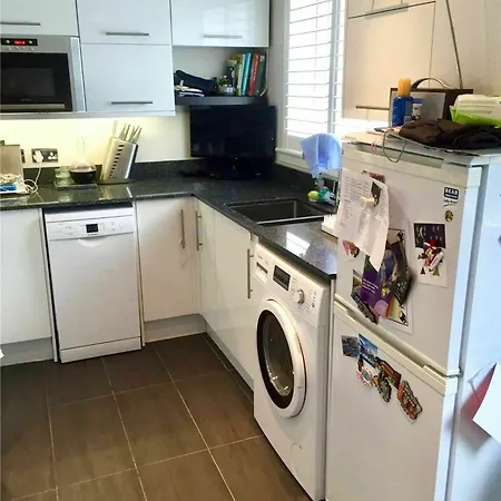 2 Bedroom House In Haymarket Accommodates 4 *