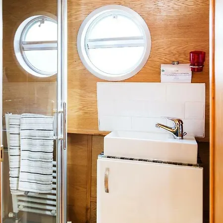 - Houseboats 4* Édimbourg