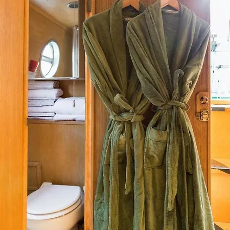 Bateau-hôtel - Houseboats