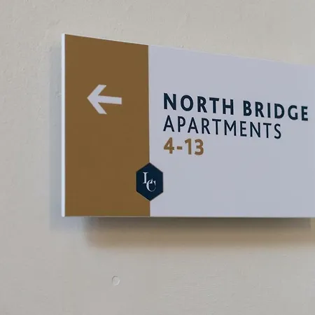 Daire Linton Collection - 28 North Bridge *