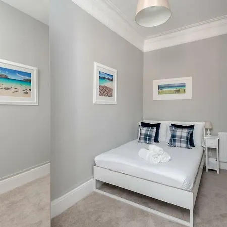 דירה Cozy 3 Bedroom In The Heart Of Old Town - Perfect For The Fringe אדינבורו