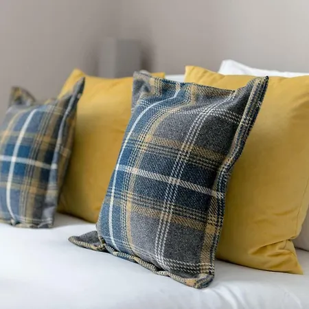 Cozy 3 Bedroom In The Heart Of Old Town - Perfect For The Fringe דירה *