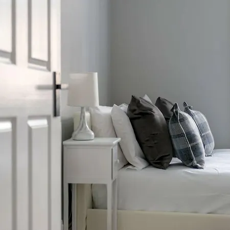Cozy 3 Bedroom In The Heart Of Old Town - Perfect For The Fringe דירה
