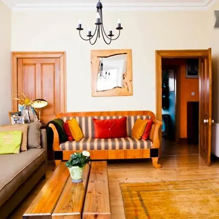 Castle View Flat In Trendy Stockbridge *