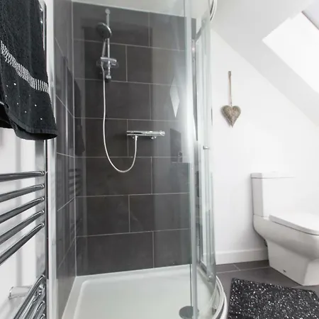 Comfortable 3 Bedroom Top Floor Flat In Old Town Apartament Edynburg