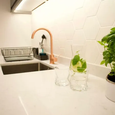 Modern 3 Bedroom With Courtyard In The New Town