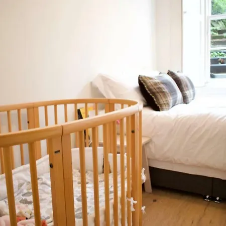 Modern 3 Bedroom With Courtyard In The New Town *