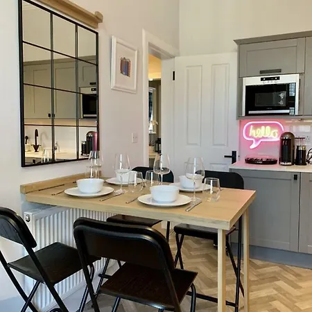 Cozy 3 Bedroom In The Heart Of Old Town - Perfect For The Fringe דירה *