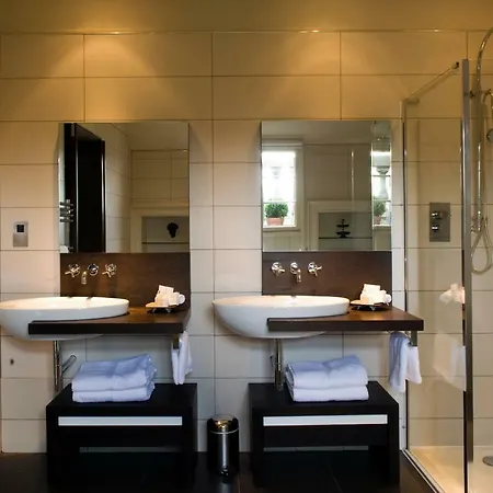 Hotel 21212 5*
