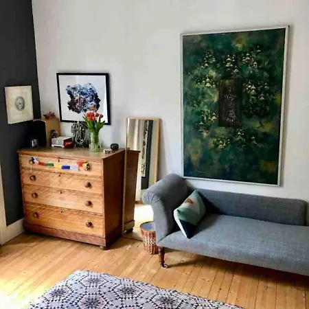 Spacious And Bright 2 Bedroom Bruntsfield