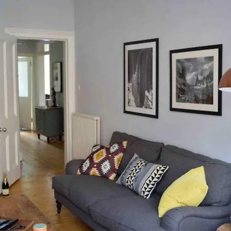 Spacious And Bright 2 Bedroom Bruntsfield *
