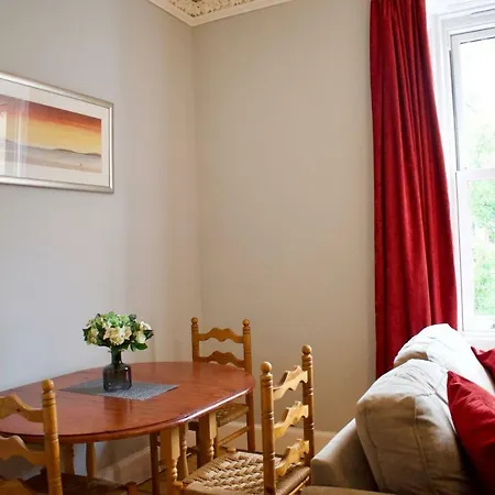 Daire Welcoming 2 Bedroom Flat Near Fountainbridge Edinburgh