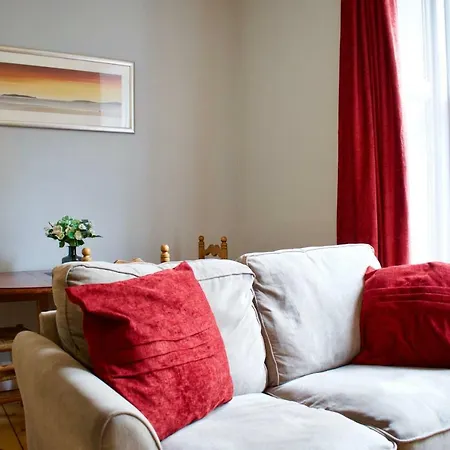 Welcoming 2 Bedroom Flat Near Fountainbridge