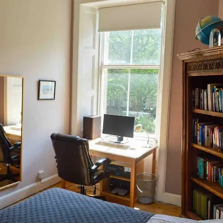 Διαμέρισμα Spacious And Bright 2 Bedroom Bruntsfield *