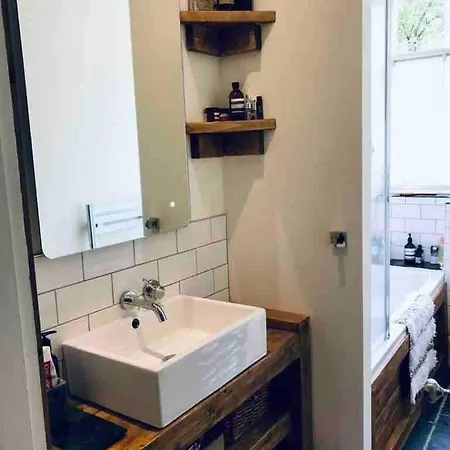 Διαμέρισμα Spacious And Bright 2 Bedroom Bruntsfield *