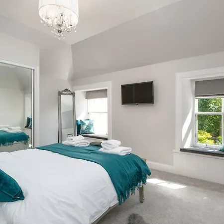 Holiday home Altido Main Door Entrance Private Courtyard On The Park Edinburgh