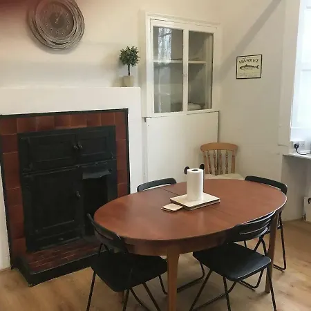 Bright Beautiful Victorian Flat Central Apartment *