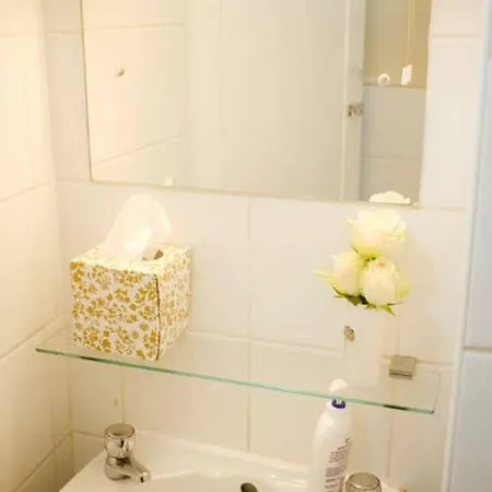 Homely 3 Bedroom Flat With Elevated Views