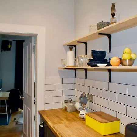 Aesthetic 1 Bedroom Flat In Heart Of City