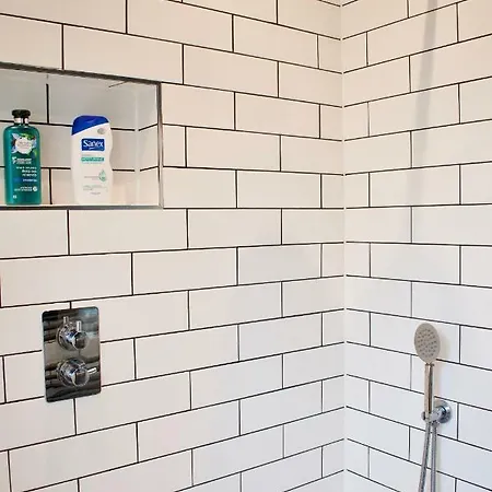 Aesthetic 1 Bedroom Flat In Heart Of City Apartamento